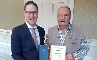 Ehrennadel für jahrzehntelanges Engagement